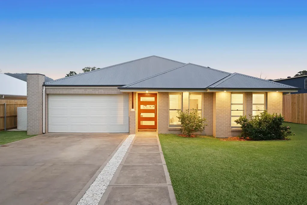 16 White Waratah Place, Welby, NSW 2575