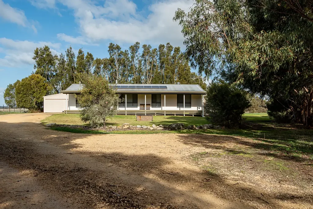 Naracoorte Excellent Location, Rural Views and Room to move!!