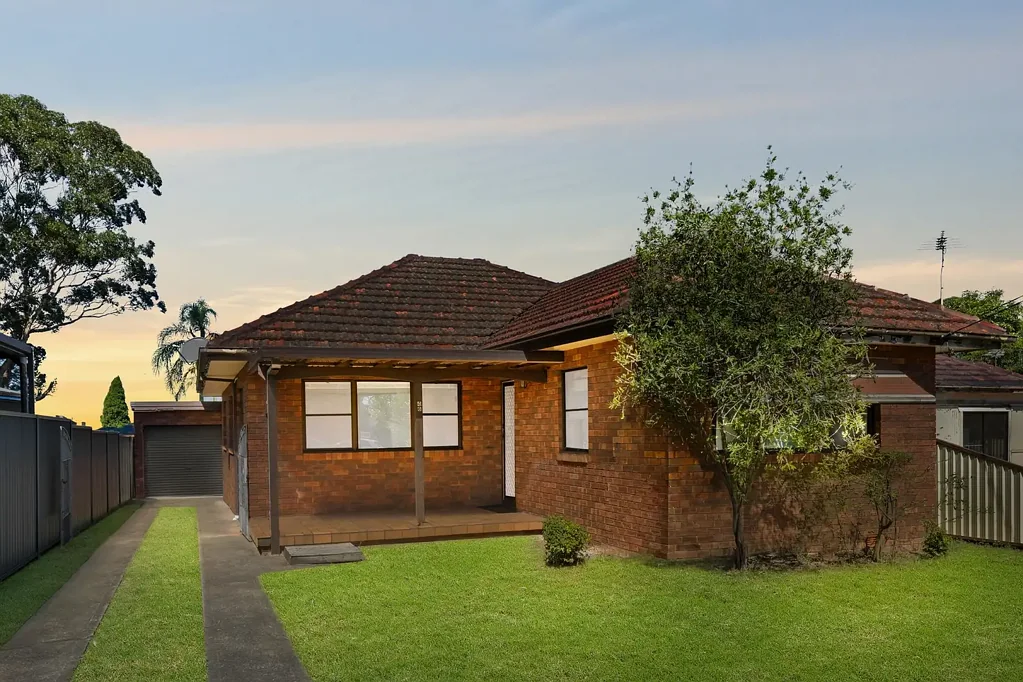 46 Canarys Road, Roselands, NSW 2196