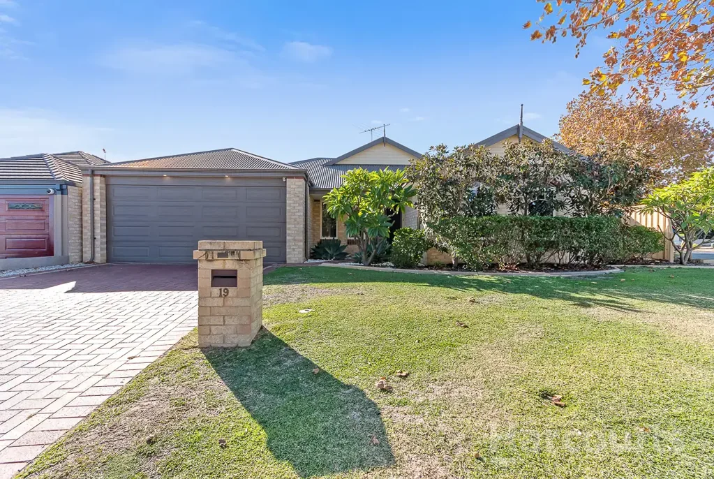 19 Bonannella Entrance, Sinagra, WA 6065