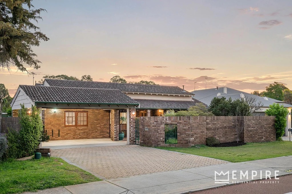24B Gracechurch Crescent, Leeming, WA 6149