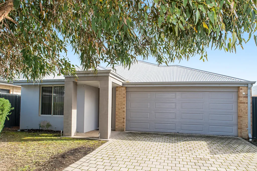 8 Solstice Bend, Wellard, WA 6170