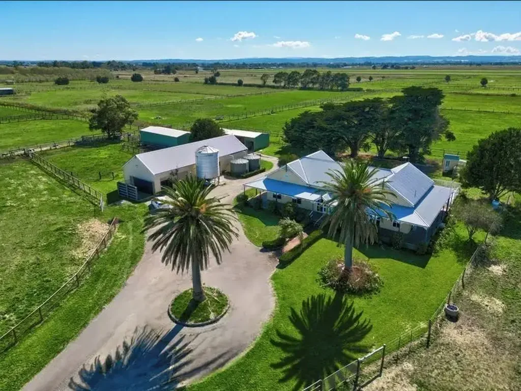Pakenham South Prestigious "Harkaway" Home and 55 Acres Equine Property!
