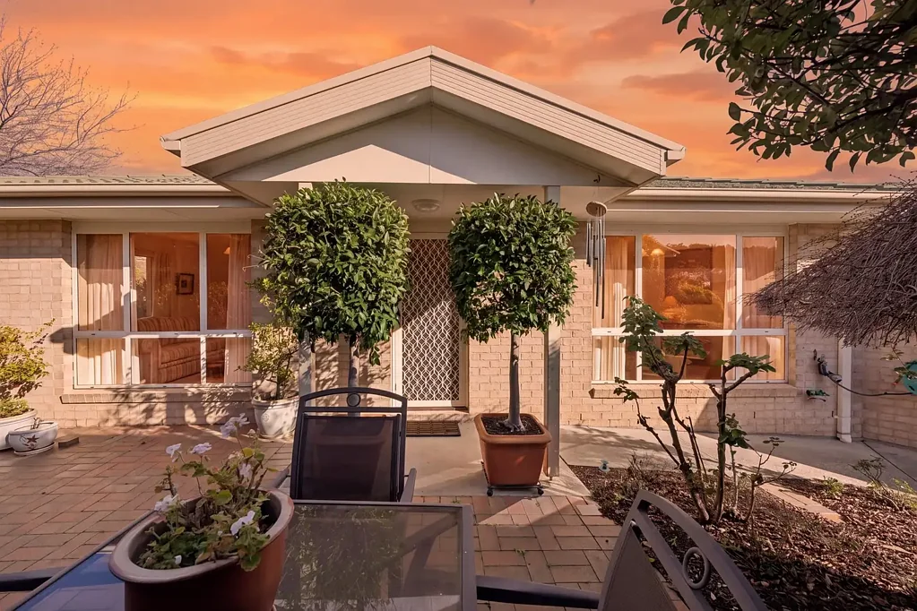 2/5 Florence Fuller Crescent, Conder, ACT 2906