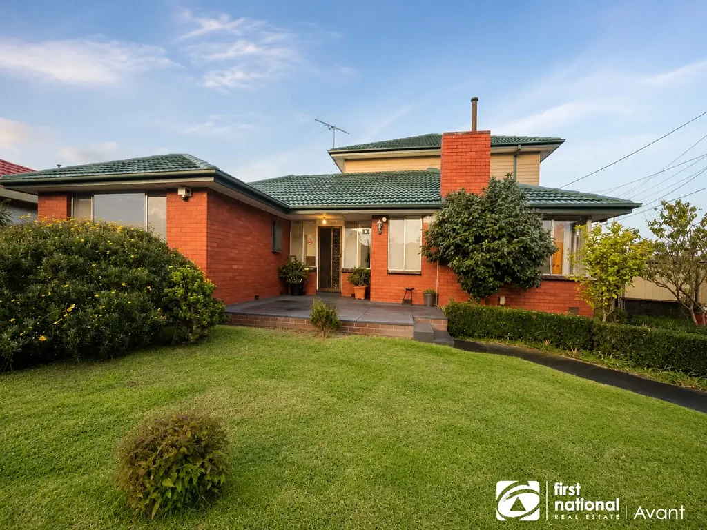 Spacious Family Living in a Quiet Court Location