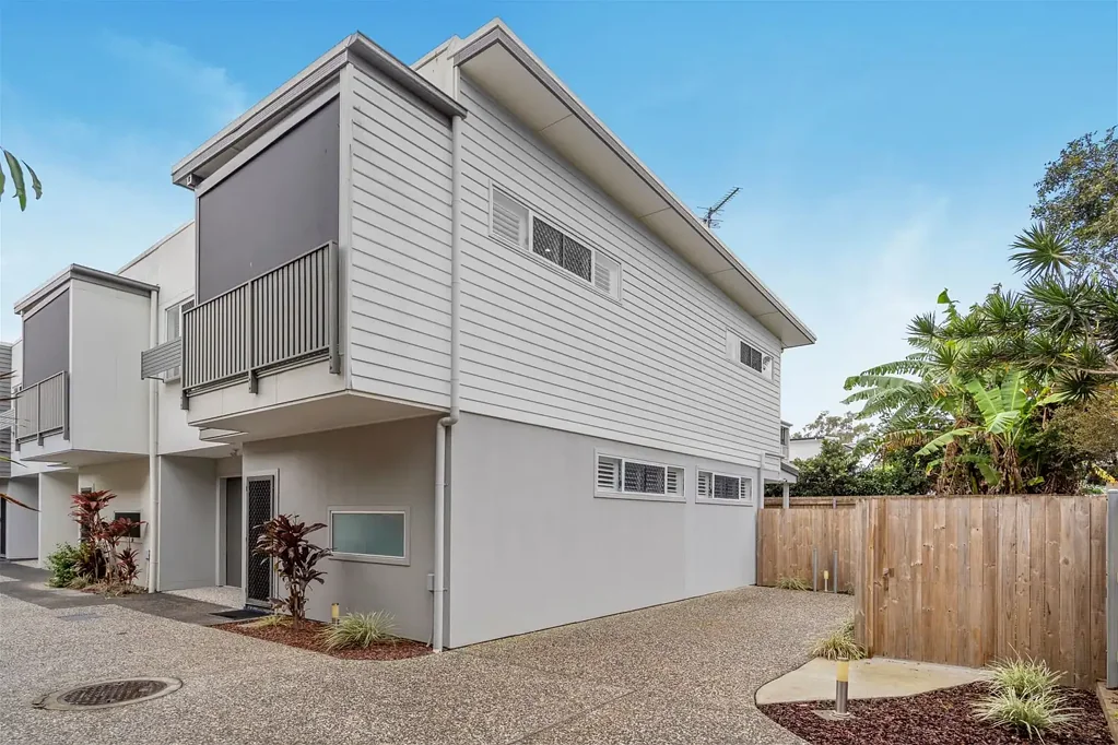 Zillmere 3 Bedroom Move In Ready - Trendy Townhouse