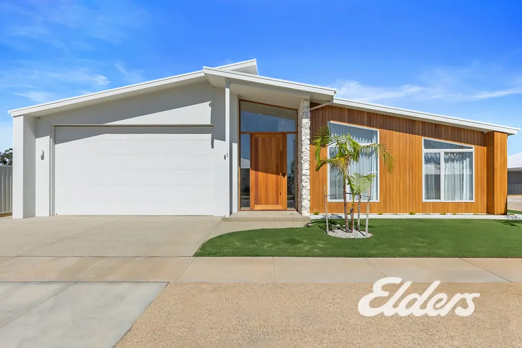 Yarrawonga 4 Bedroom TAILORED LUXURY & INSPIRED DESIGN!