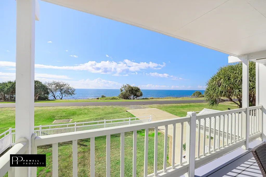 Burnett Heads 4部屋 Absolute Waterfront Living with Endless Potential on 1,137m²