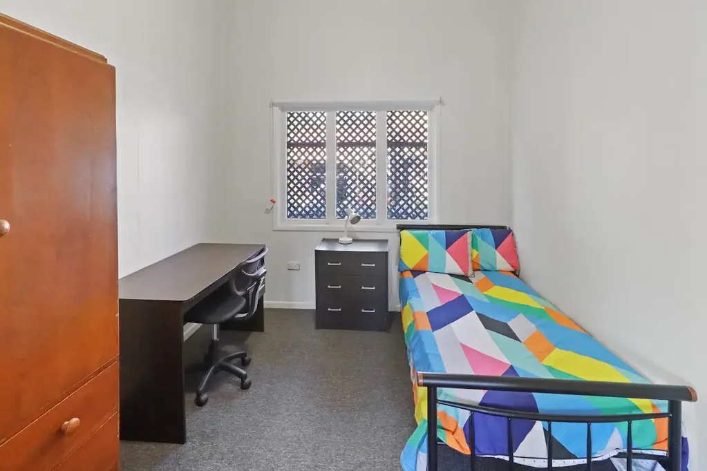 Furnished Room in Taringa – Apply to Arrange Inspection