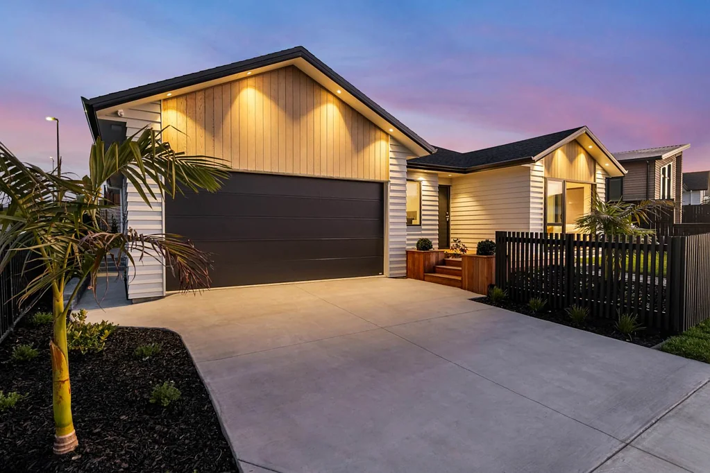 Milldale 4Moenga Easy Family Living on One Level