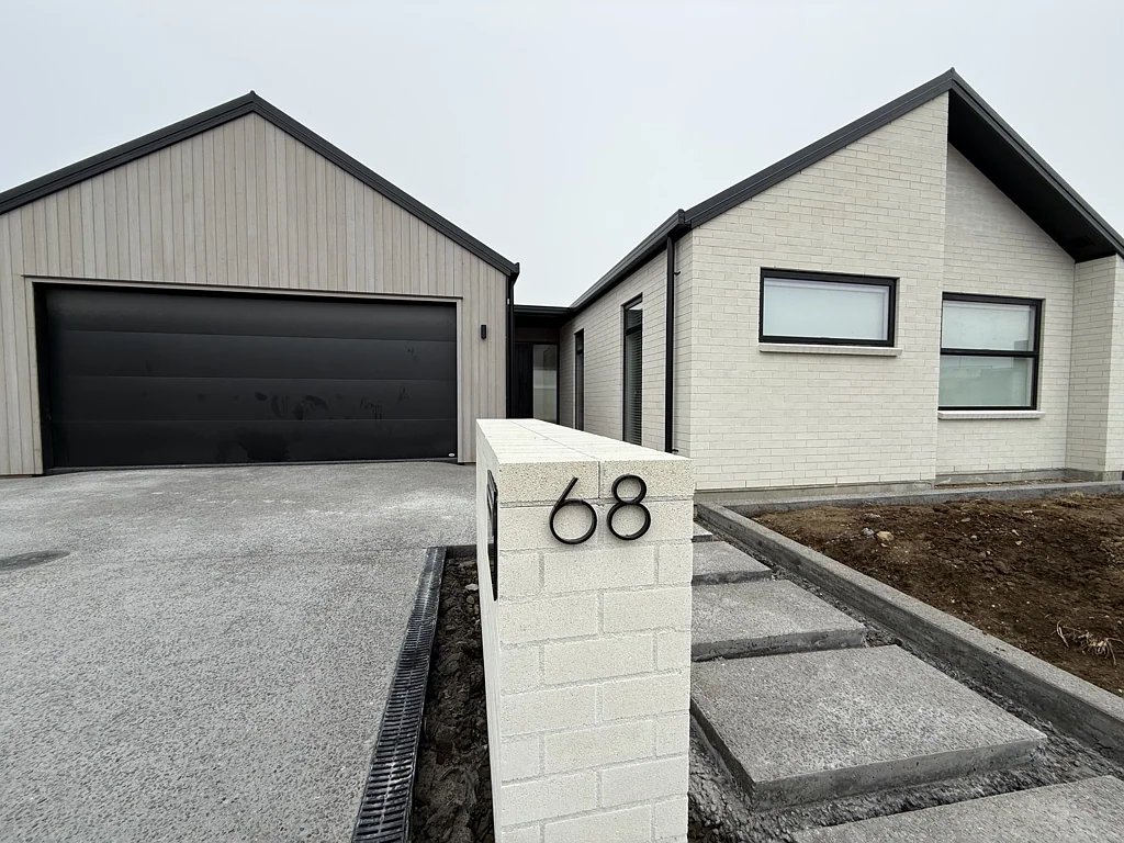 68 Omahina Street