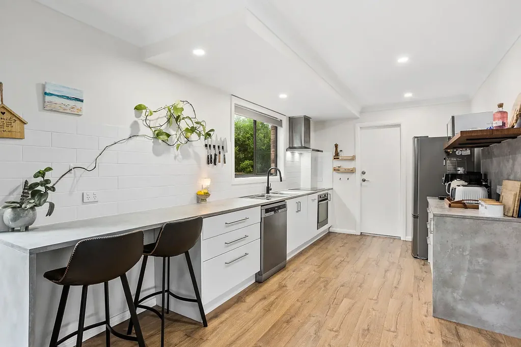 Balgownie 3 Bedroom Freestanding Townhouse with No Strata Fees