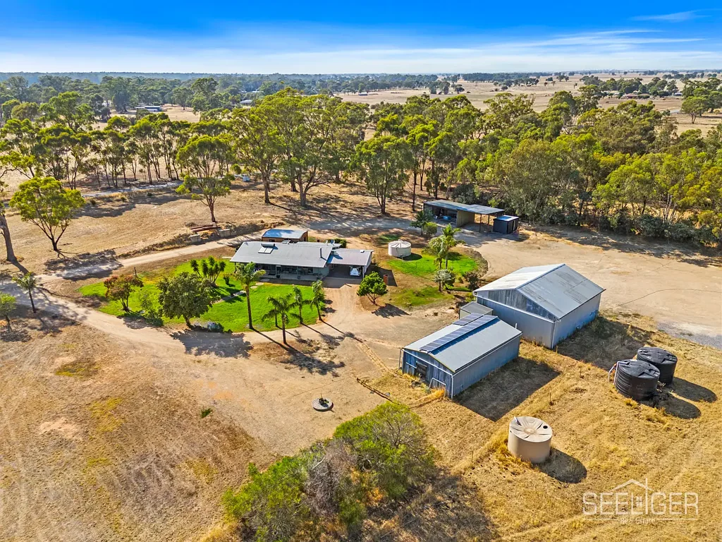 Burramine 3બેડરૂમ 26 Acres with Manufacturing permit – House, Sheds & Truck Access