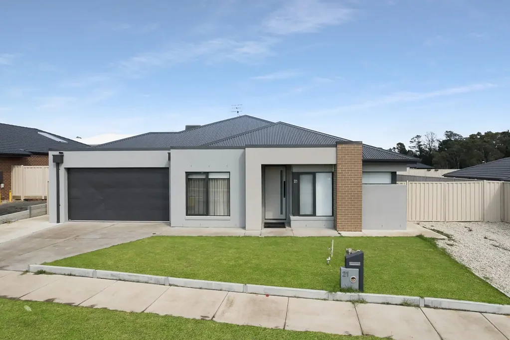 Broadford 4બેડરૂમ Family home on huge block