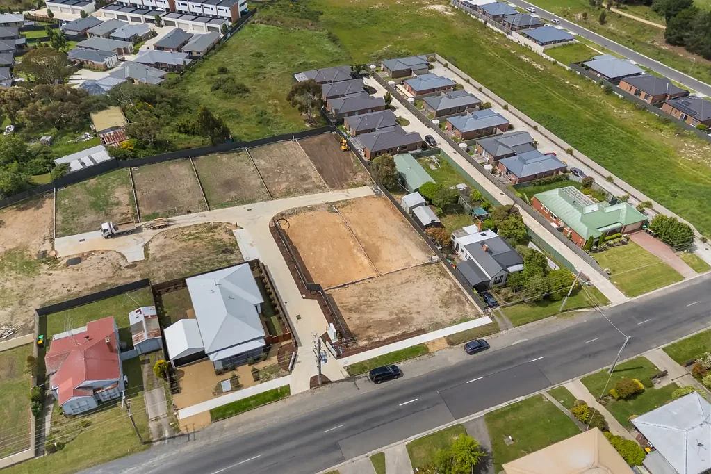 Canadian Prime Ballarat Opportunity: Ready-to-Build Blocks Near Lake Esmond