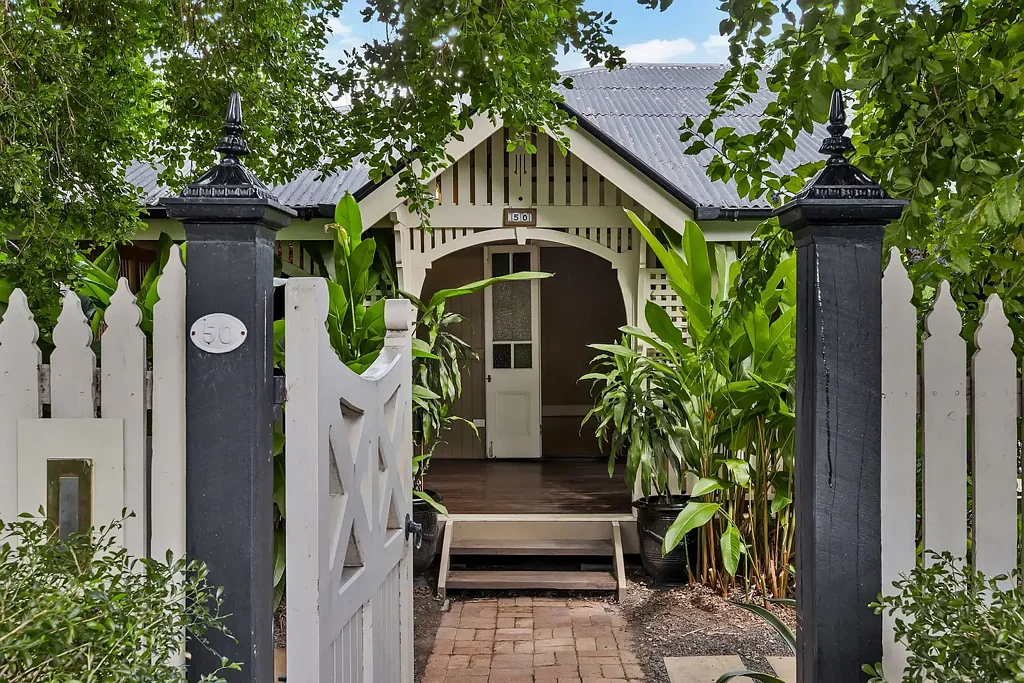 50 Coopers Camp Road, Bardon, QLD 4065