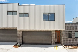 2/4 Anthoness  Street, Taylor