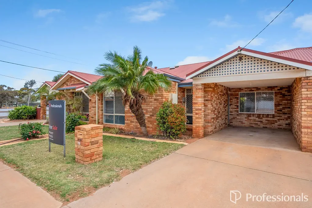 South Kalgoorlie 3બેડરૂમ Easy Living, Smart Investment. Solid Brick & Iron Home!