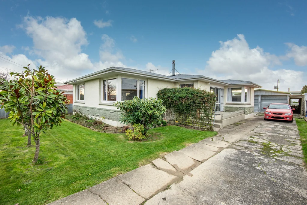 Mosgiel 3બેડરૂમ Ideal First Home To Add Value To!!!