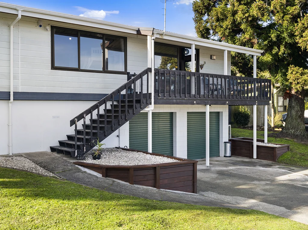 5 Crestlands Place, Papakura, Auckland
