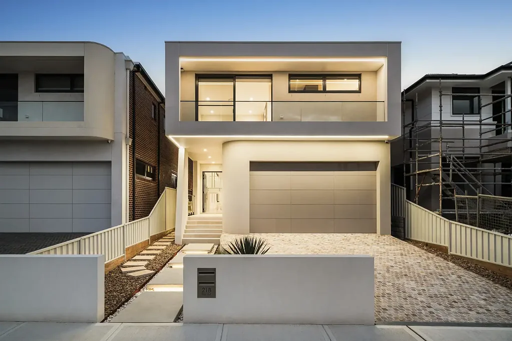 Yagoona 7Zimmer Luxurious Double Brick Family Home with Private Granny Flat & Exceptional Lifestyle Appeal