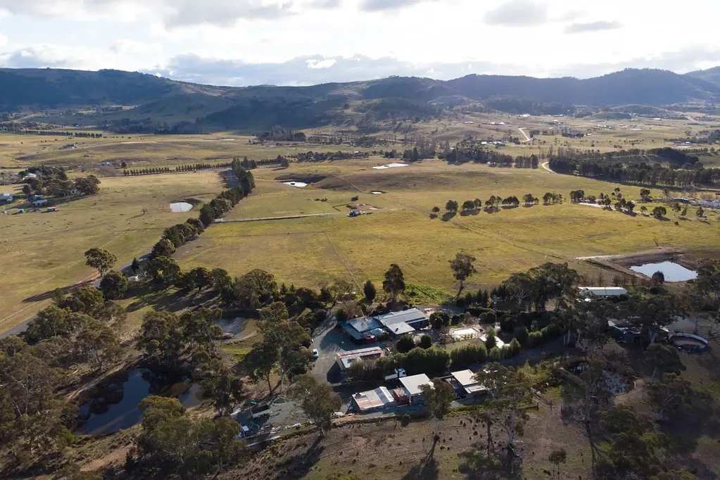 Burra 8房  Two Houses, Granny Flat, Spa Room and Rumpus