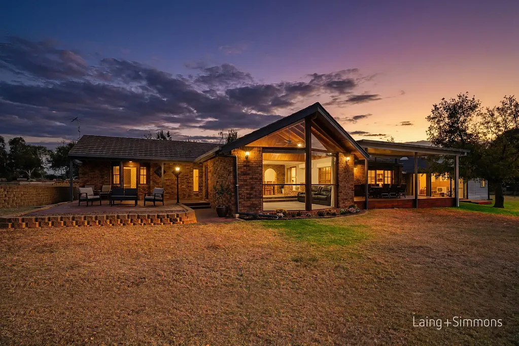 16 Highlands Road, Armidale, NSW 2350