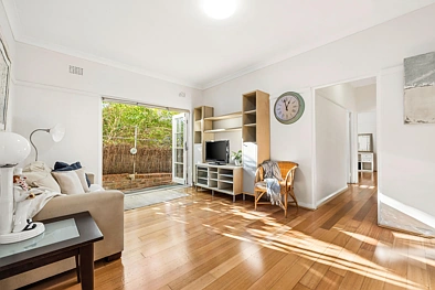 Artarmon 2Moenga Awesome entry point with garden, boutique strata just 190m to rail