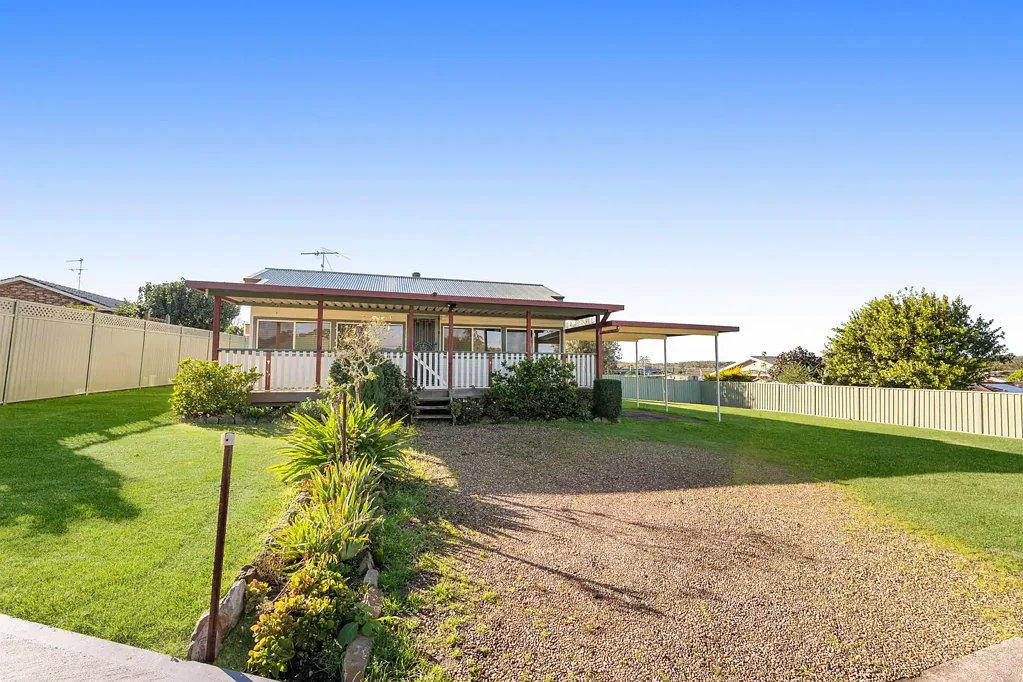 Cooranbong 3 Slaapkamer Charming Cottage with Granny Flat Potential (STCA)
