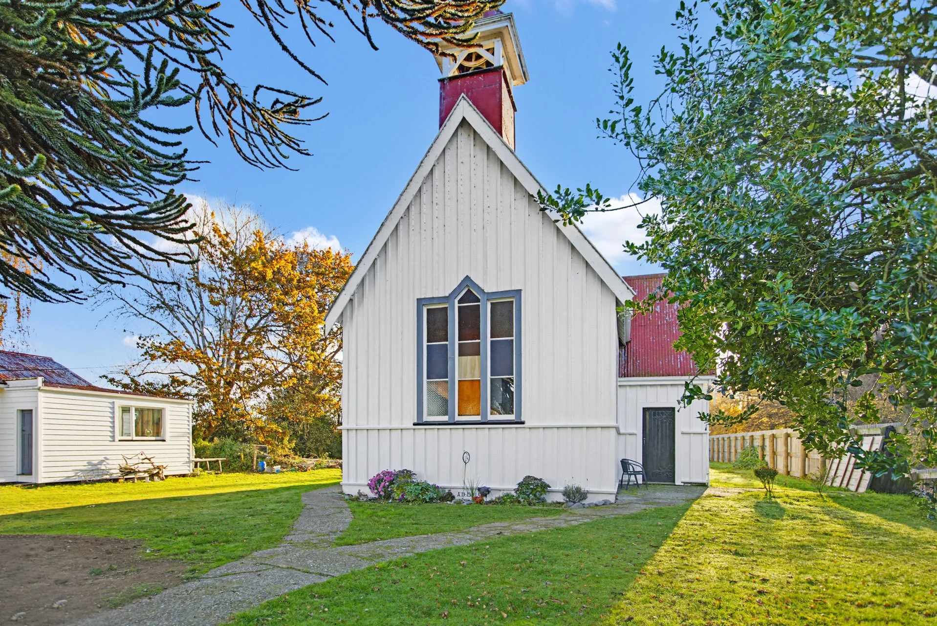 Balfour 3房  TWO DWELLINGS - HUGE OPPORTUNITY