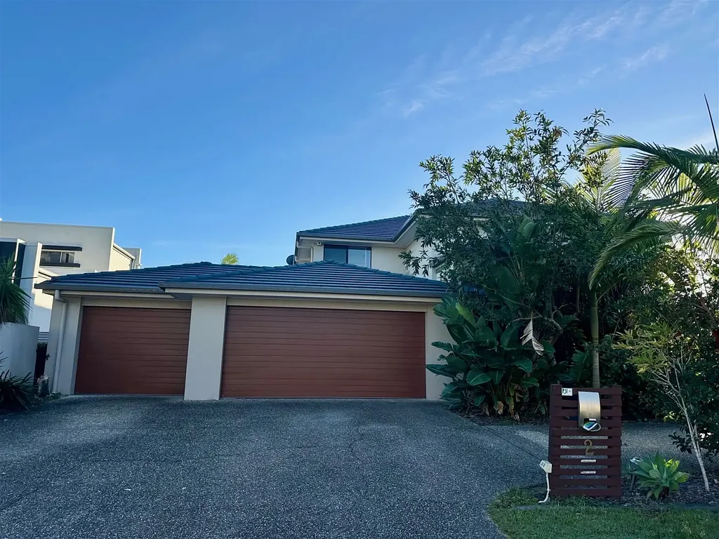 Huge North-Facing Waterfront Family Home with Granny Flat and Triple Garage