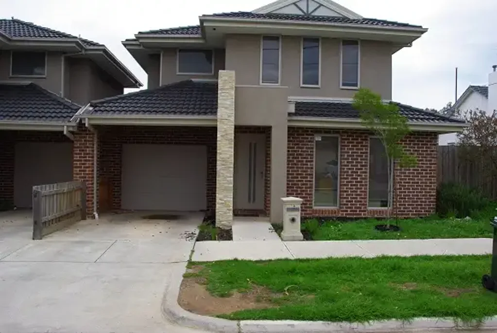 Beautiful Townhouse with Location, Lifestyle & Comfort!