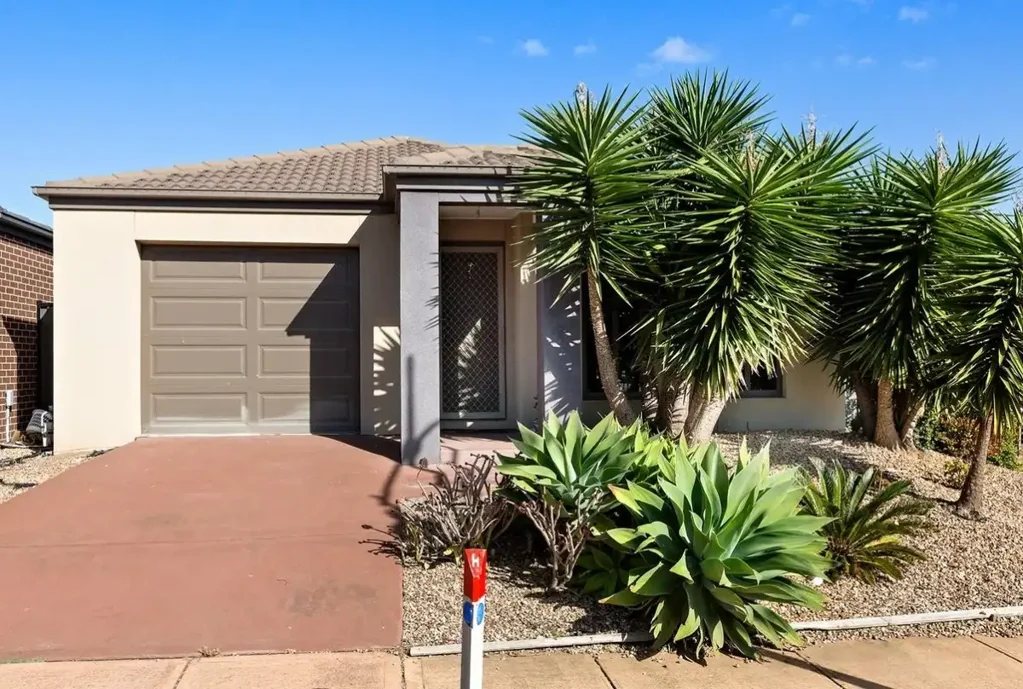 Modern Living Made Effortless in a Prime Location!