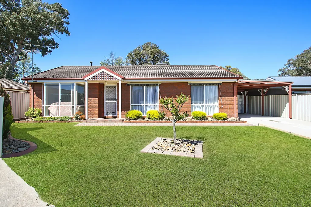 Welcome Home to Your Cozy Sanctuary at the End of the Road!