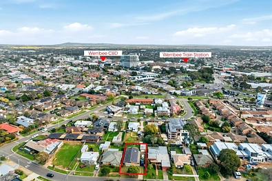 Iba Pa - 9 Sinns Avenue, Werribee, VIC 3030
