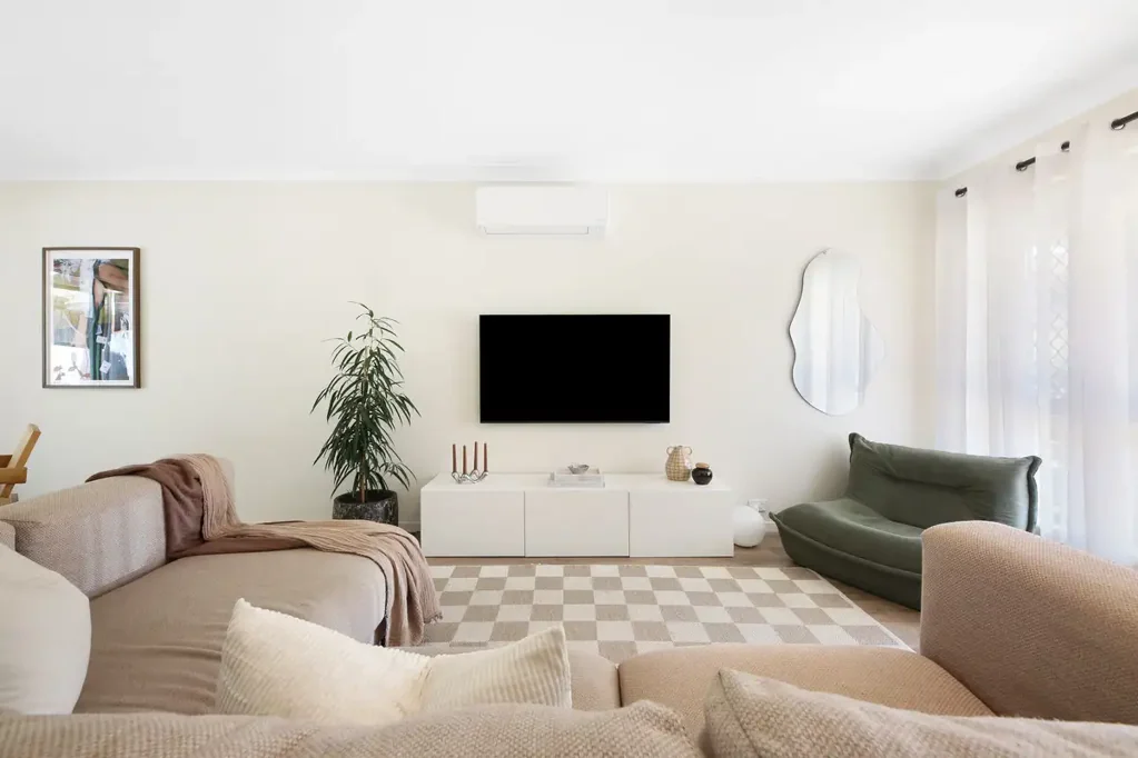 Carrara 3ਬੈੱਡਰੂਮ Modern Comfort & Prime Position — Corner Townhouse with Pool Access