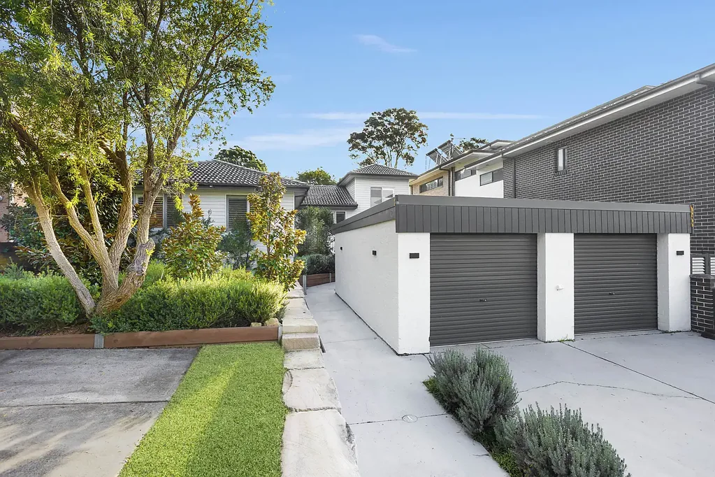 $1,500 per week. 4 bed home with Garden Maintenance included