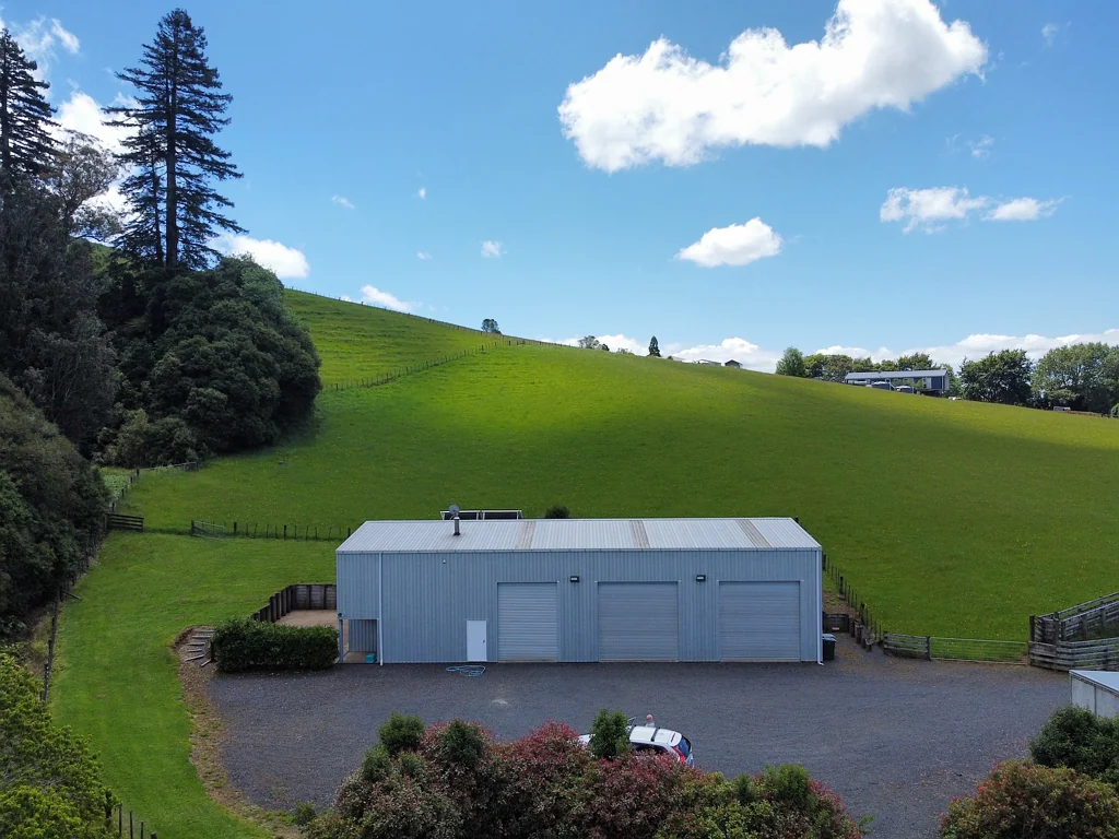 Pukekawa 3ਬੈੱਡਰੂਮ Lifestyle Property with Shed & Accommodation.