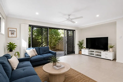 Pimpama 3房  Spacious Town Home In Quiet Pocket.
