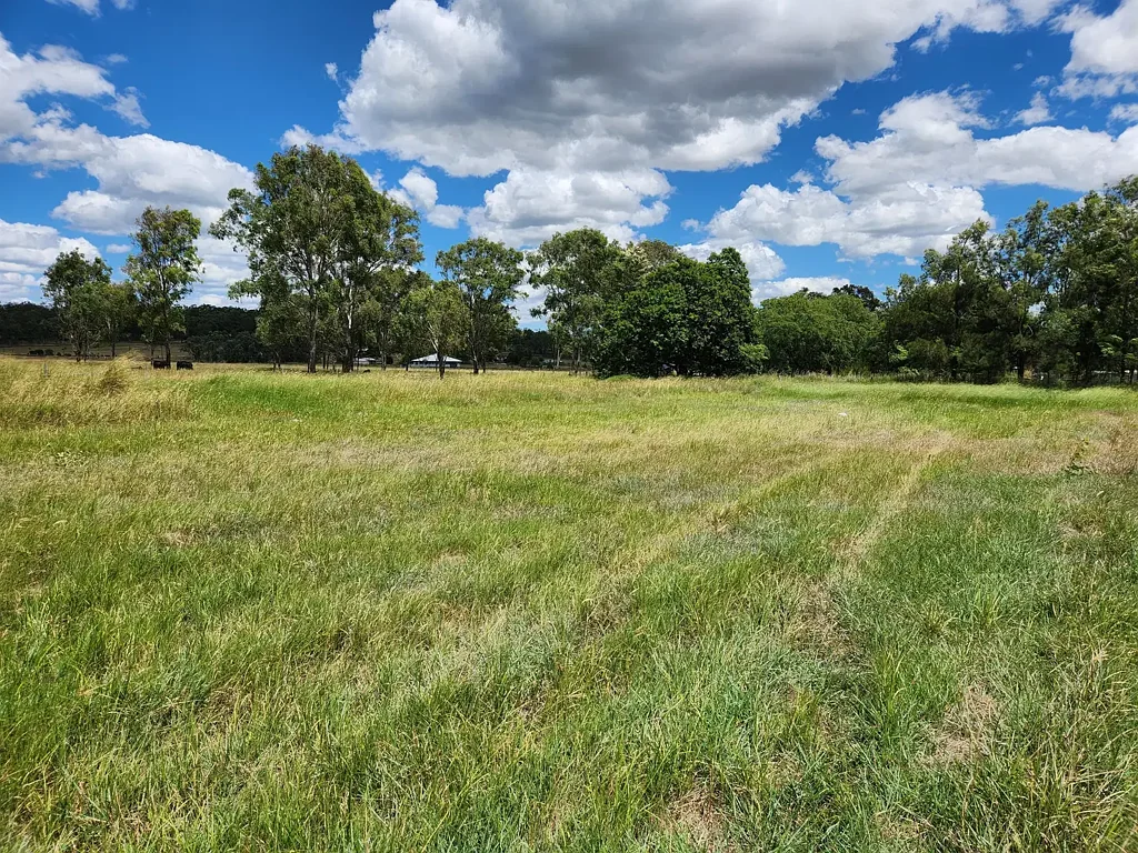 8 Beames Drive, Laidley South, QLD 4341