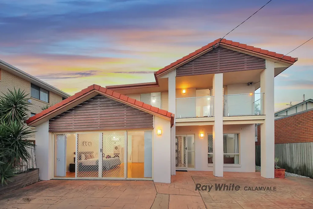 Clontarf 4ਬੈੱਡਰੂਮ Stunning Absolute Waterfront Family Residence with Panoramic City Views