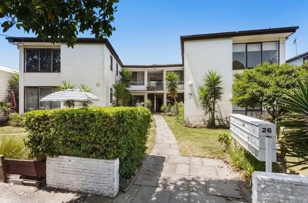 Caulfield North 1 Bedroom Position Perfect for Starters or Investors