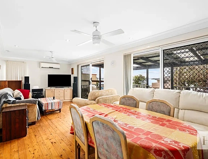 1 Montrose Street, Mannering Park, NSW 2259, 2房, 2浴, 独立屋
