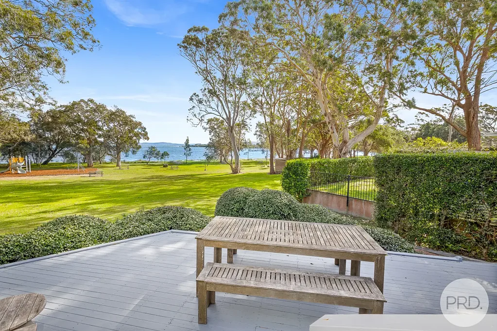 Soldiers Point 3Kwarto Absolute Waterfront Reserve Living at Its Finest