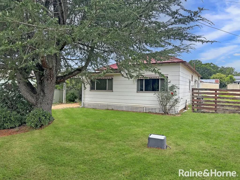 54 Warraderry Street, Grenfell, NSW 2810