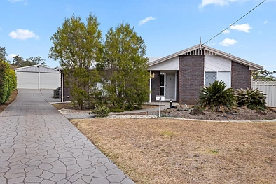 Oakey 4 Bedroom The Perfect Family Haven: Pool, Massive Shed & 1,681m2  of Freedom
