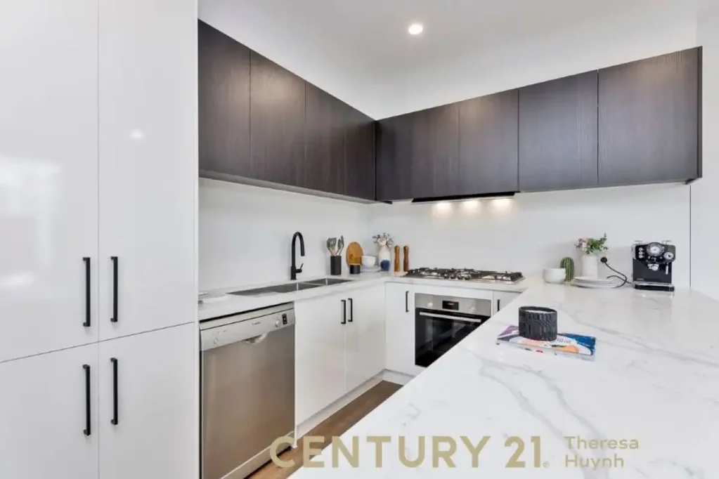 BRAND NEW TOWN HOUSE - FOR LEASE