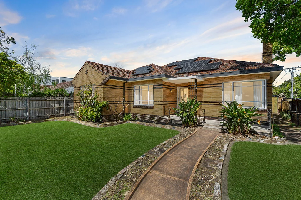 Brighton East 5Phòng ngủ Rare Blue Chip 995sqm Corner Allotment Opposite Brighton Golf Course