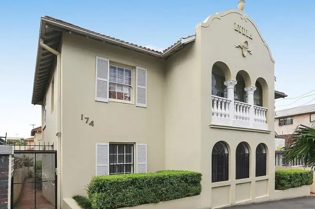 Freshly Updated Ground Floor Apartment in a Prime Coastal Location
