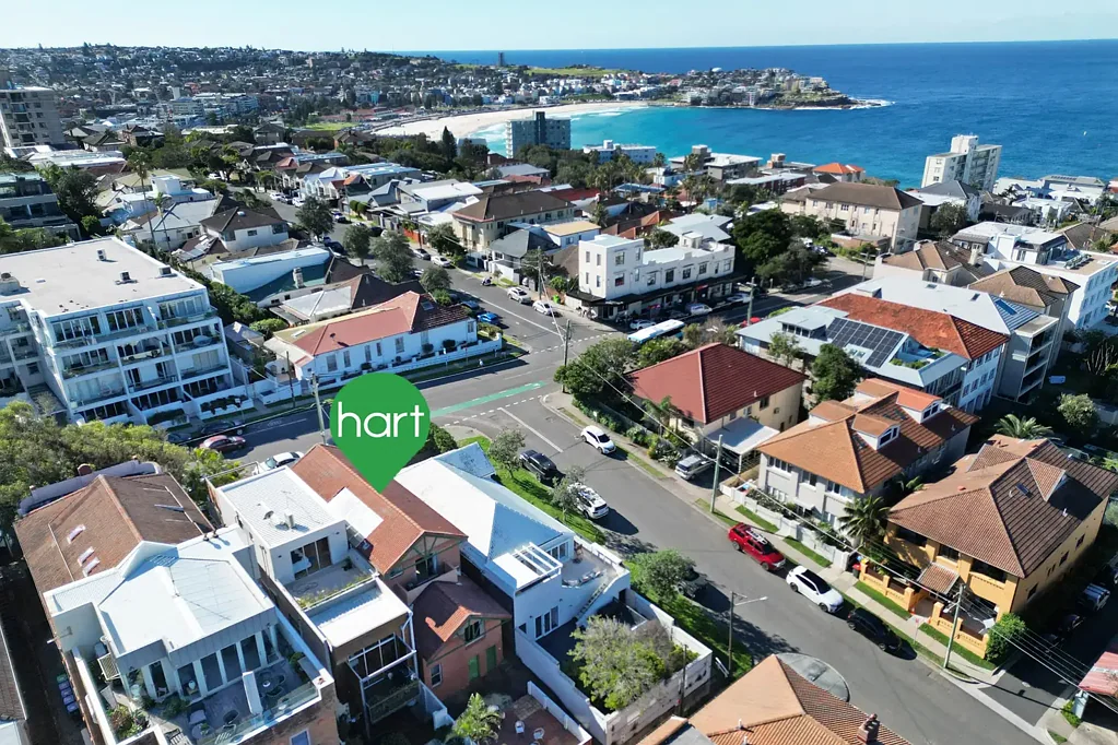 Spacious, Light-filled Coastal Retreat, Footsteps from Bondi and Tamarama Beaches